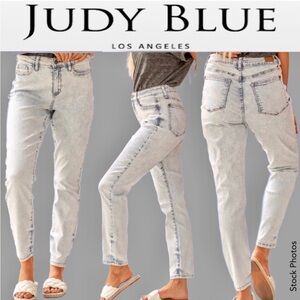 JUDY BLUE High Waist Bleached Slim Fit Jeans